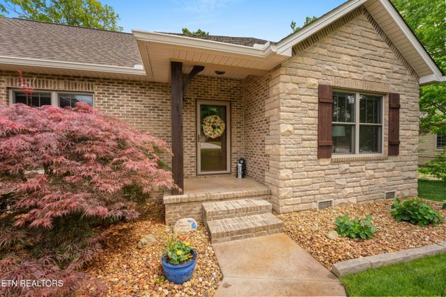 18 Cedar Ridge Circle, Crossville, TN 38558