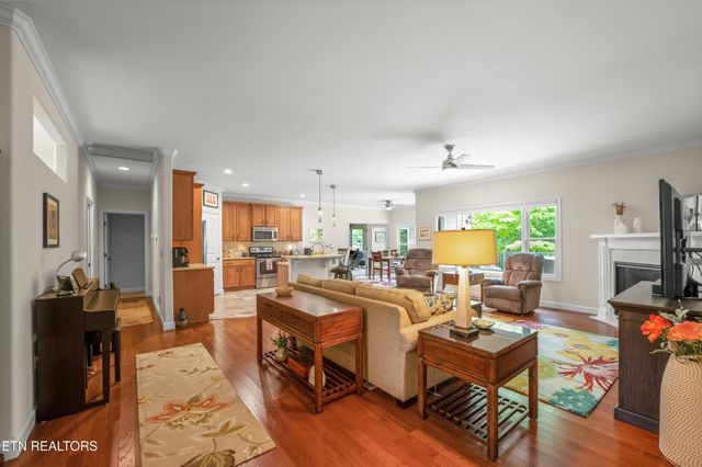 18 Cedar Ridge Circle, Crossville, TN 38558