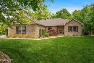 18 Cedar Ridge Circle, Crossville, TN 38558