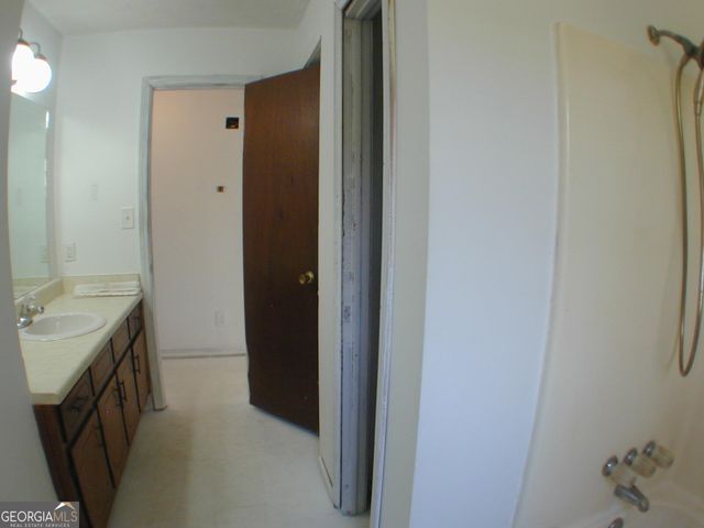 3417 Creekwood Drive SE, Conyers, GA 30094