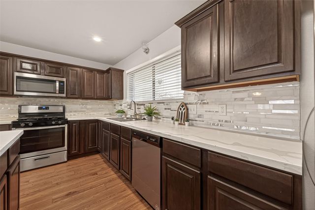 10 Ferguson Street, Baytown, TX 77520