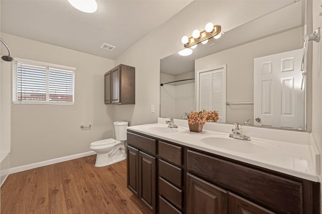 10 Ferguson Street, Baytown, TX 77520