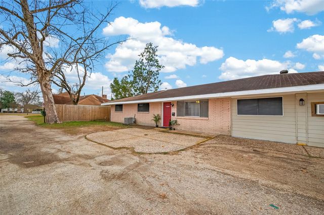 10 Ferguson Street, Baytown, TX 77520