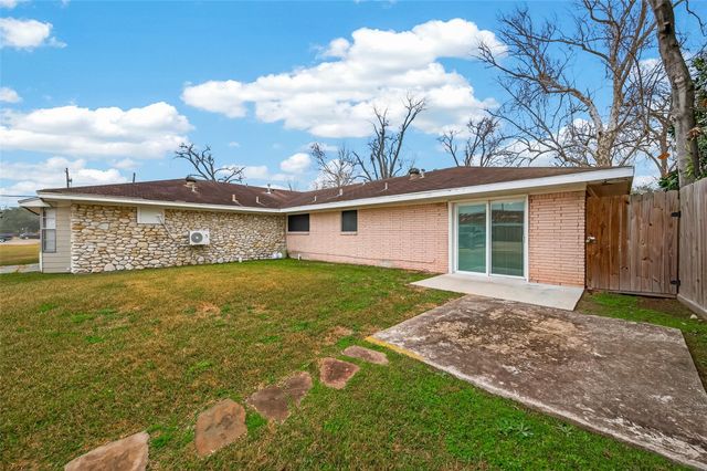 10 Ferguson Street, Baytown, TX 77520