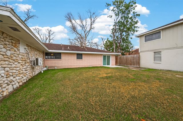 10 Ferguson Street, Baytown, TX 77520