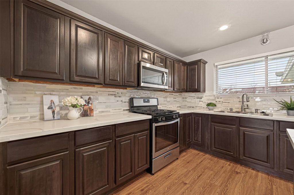 10 Ferguson Street, Baytown, TX 77520