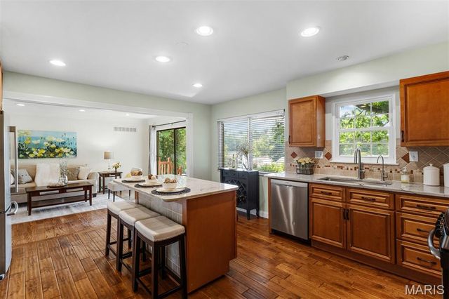 12150 Lake Meade Drive, St Louis, MO 63146