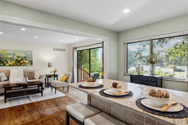 12150 Lake Meade Drive, St Louis, MO 63146