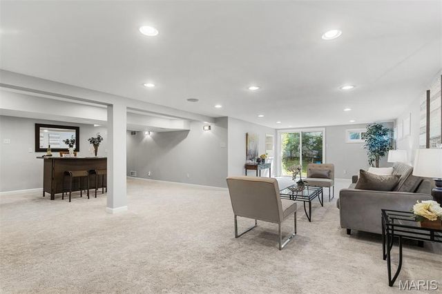 12150 Lake Meade Drive, St Louis, MO 63146