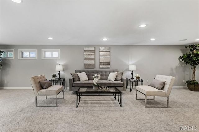 12150 Lake Meade Drive, St Louis, MO 63146