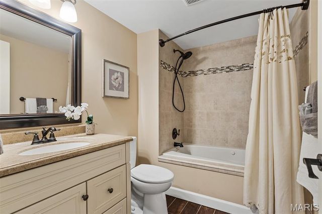 12150 Lake Meade Drive, St Louis, MO 63146