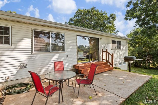 12150 Lake Meade Drive, St Louis, MO 63146