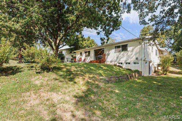 12150 Lake Meade Drive, St Louis, MO 63146
