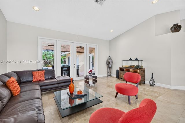 581 NW 110th Ave, Plantation, FL 33324