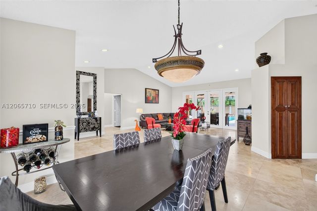 581 NW 110th Ave, Plantation, FL 33324