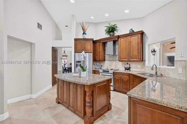 581 NW 110th Ave, Plantation, FL 33324