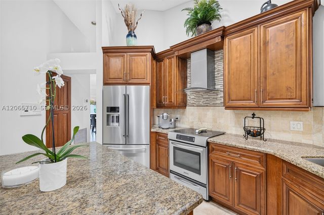581 NW 110th Ave, Plantation, FL 33324