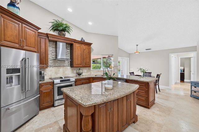 581 NW 110th Ave, Plantation, FL 33324