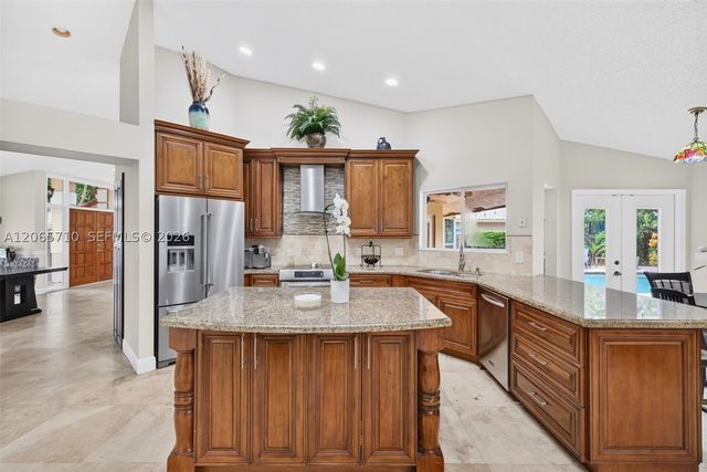 581 NW 110th Ave, Plantation, FL 33324