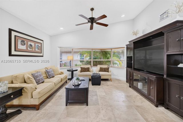 581 NW 110th Ave, Plantation, FL 33324