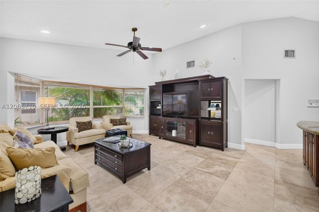 581 NW 110th Ave, Plantation, FL 33324