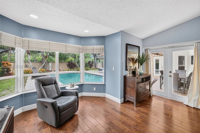 581 NW 110th Ave, Plantation, FL 33324