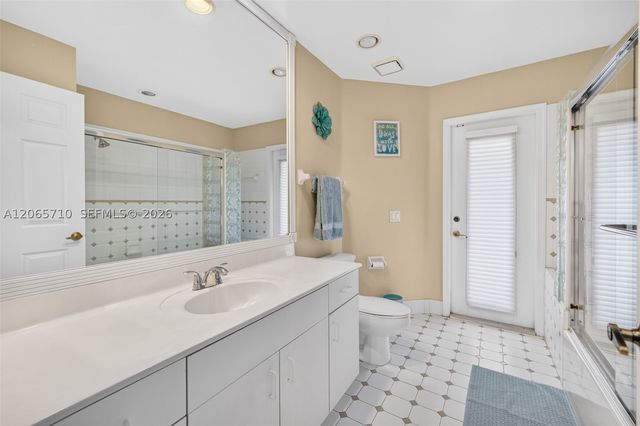 581 NW 110th Ave, Plantation, FL 33324