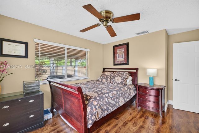 581 NW 110th Ave, Plantation, FL 33324
