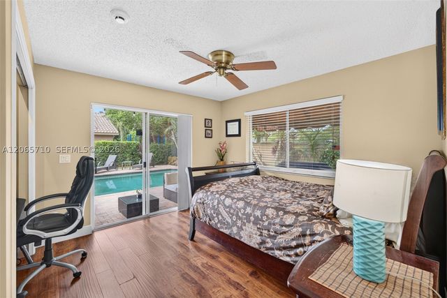 581 NW 110th Ave, Plantation, FL 33324