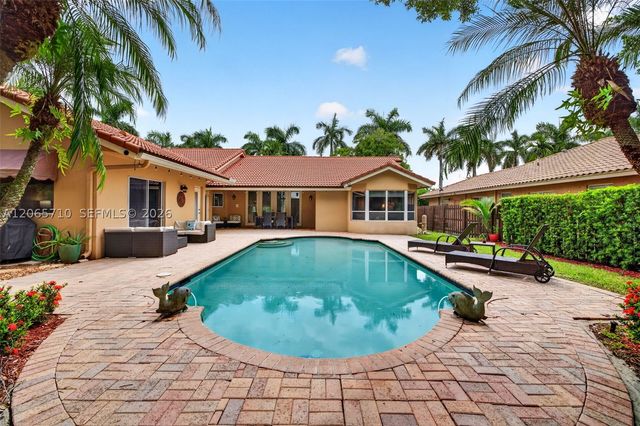581 NW 110th Ave, Plantation, FL 33324