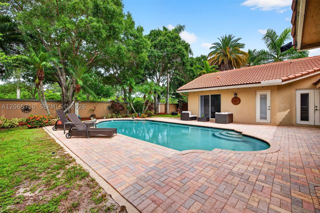 581 NW 110th Ave, Plantation, FL 33324