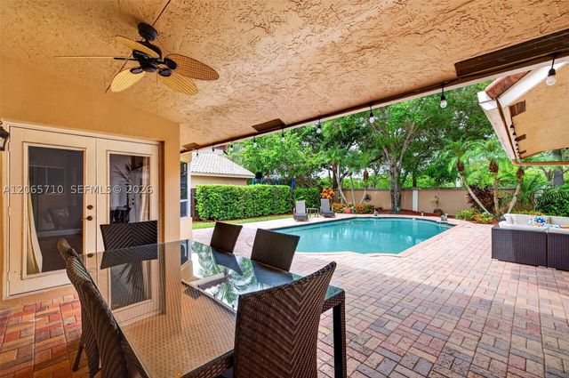 581 NW 110th Ave, Plantation, FL 33324