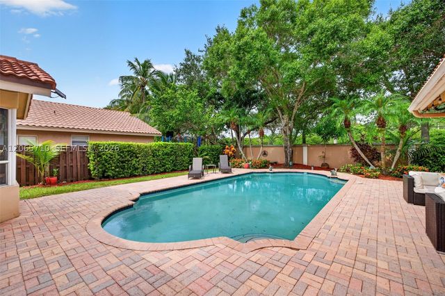 581 NW 110th Ave, Plantation, FL 33324