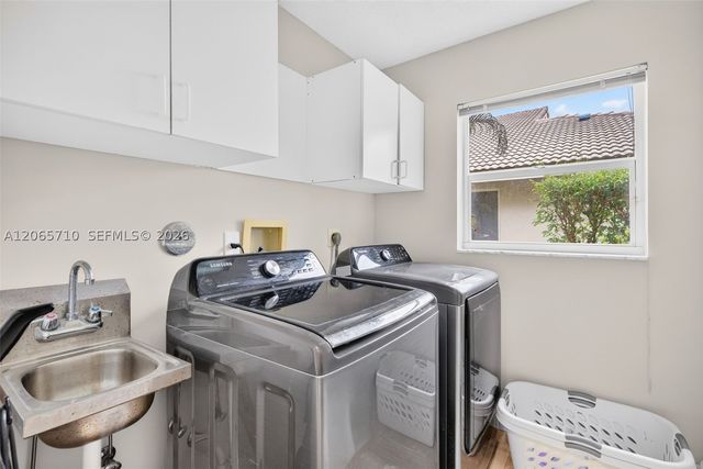 581 NW 110th Ave, Plantation, FL 33324