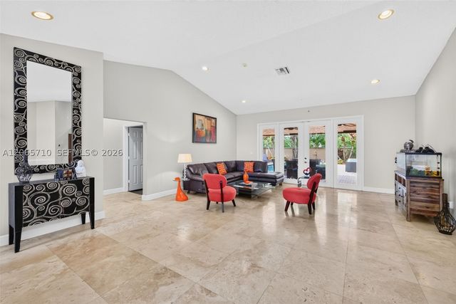 581 NW 110th Ave, Plantation, FL 33324