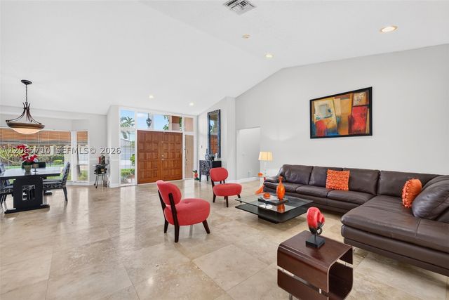 581 NW 110th Ave, Plantation, FL 33324