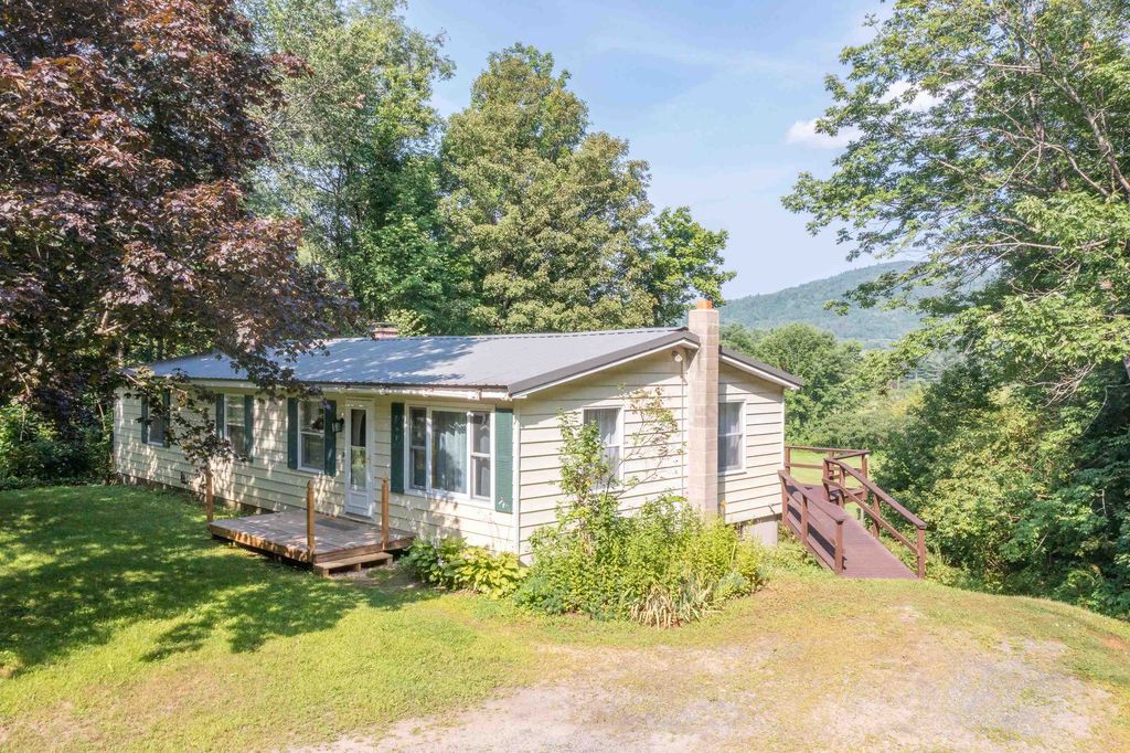 383 Daniel Webster Highway, Plymouth, NH 03264