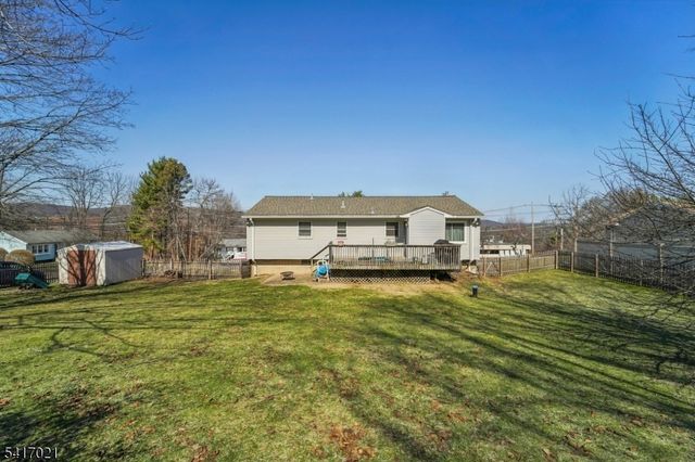 8 Nimbus Dr, Vernon Twp., NJ 07462