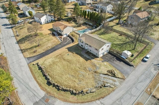 8 Nimbus Dr, Vernon Twp., NJ 07462