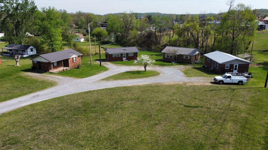 204 George Akins Rd, Westmoreland, TN 37186