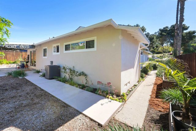 6110 Amaya Dr, La Mesa, CA 91942