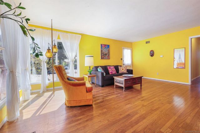 6110 Amaya Dr, La Mesa, CA 91942