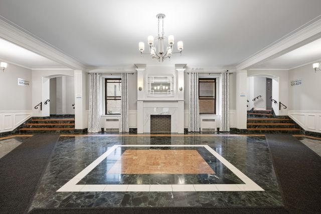 3535 75th St Apt 401, New York City, NY 11372