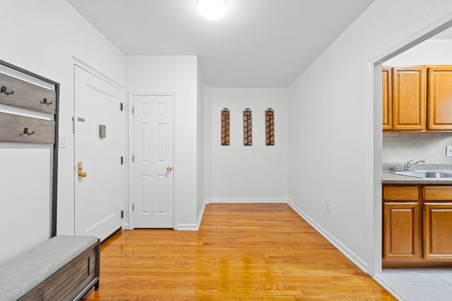 3535 75th St Apt 401, New York City, NY 11372