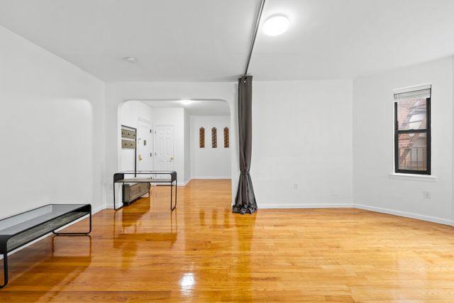 3535 75th St Apt 401, New York City, NY 11372