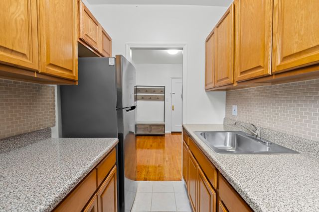 3535 75th St Apt 401, New York City, NY 11372