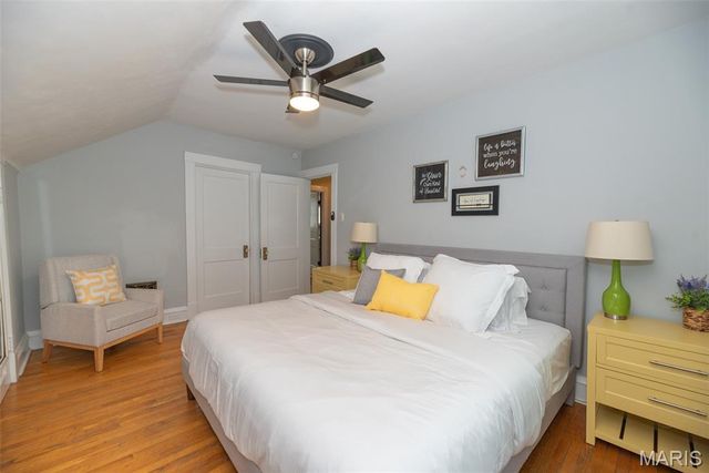 20 Lawn Place, St Louis, MO 63110