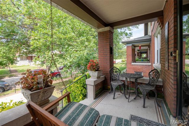 20 Lawn Place, St Louis, MO 63110