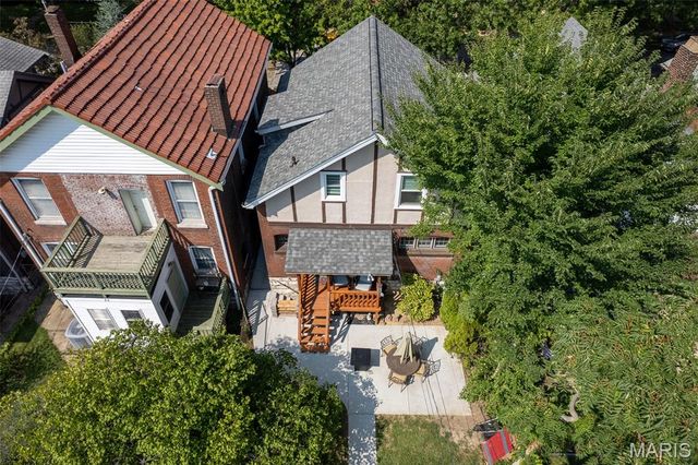 20 Lawn Place, St Louis, MO 63110