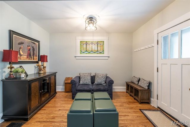 20 Lawn Place, St Louis, MO 63110
